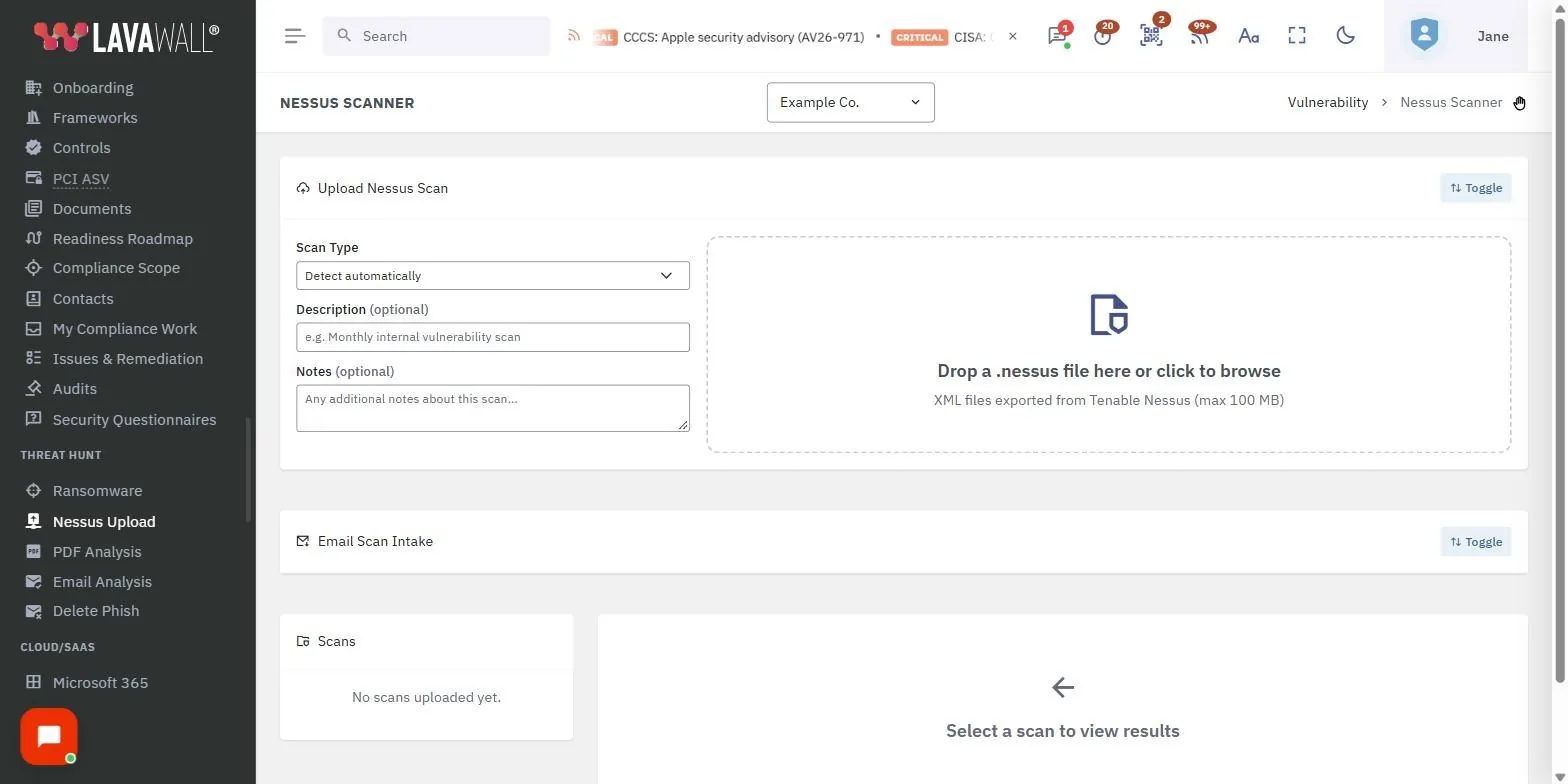 La page Nessus Scanner de la console Lavawall, qui présente le téléversement d’une analyse nessus, la réception des analyses par courriel, les analyses et les onglets par appareil et par vulnérabilité, avec des données d’exemple.