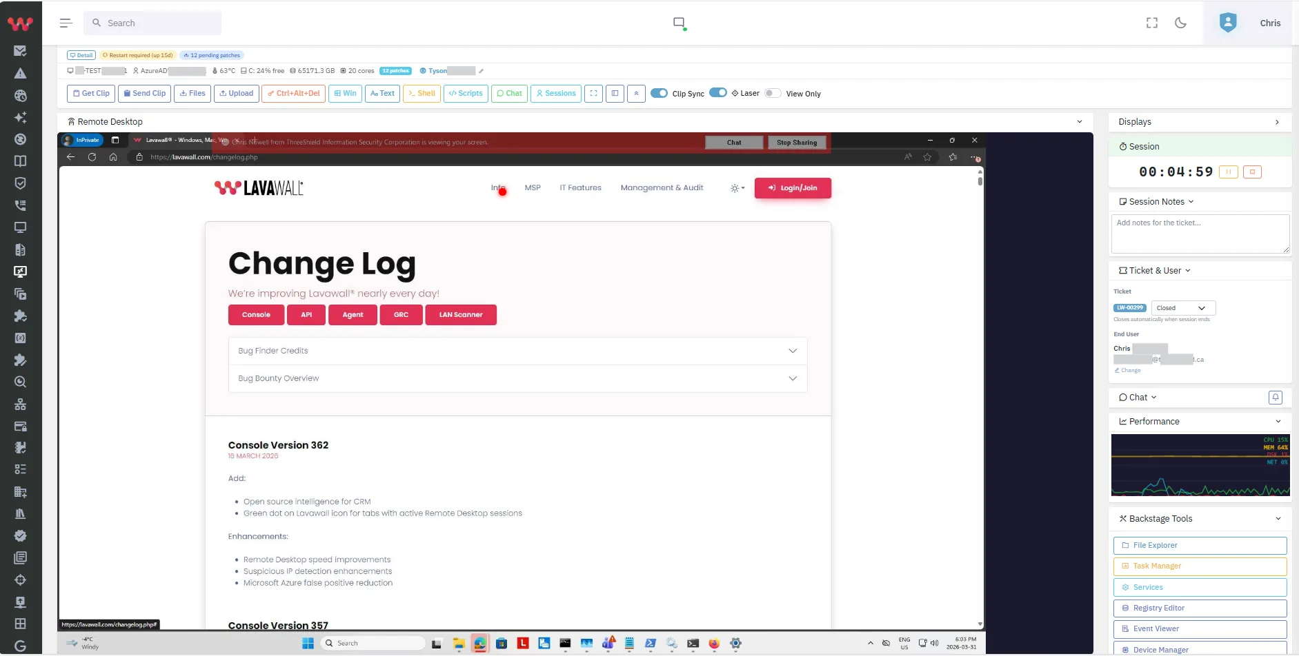 Une session de bureau à distance dans la console Lavawall : les boutons de connexion et la barre d’outils de la session en haut, l’écran de l’ordinateur distant au centre, et le panneau latéral avec le minuteur de session, les notes de session, le ticket et l’utilisateur, le clavardage, la performance et les outils Backstage.